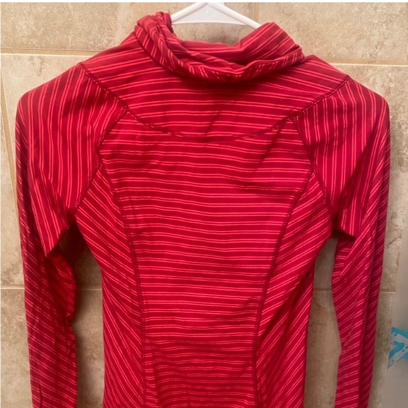 Lululemon Think Fast Pullover - size 10 - Picture 4 of 7